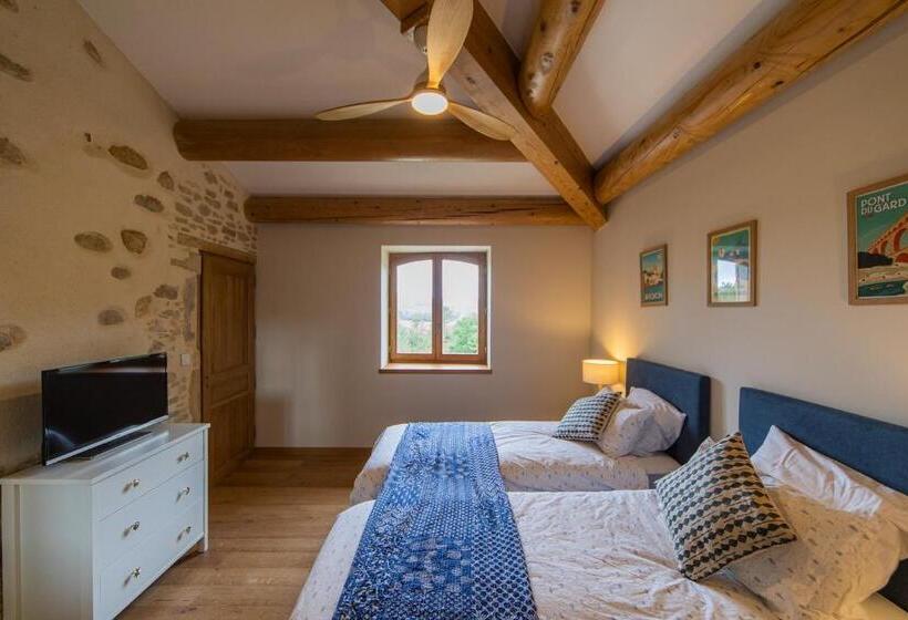 مبيت وإفطار Les Yourtes De Provence