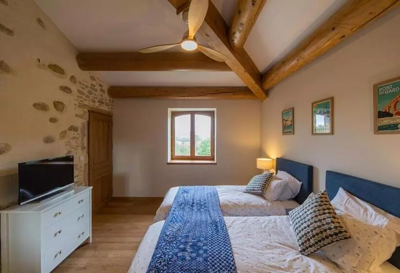 Aamiaismajoitus (B&B) Les Yourtes De Provence