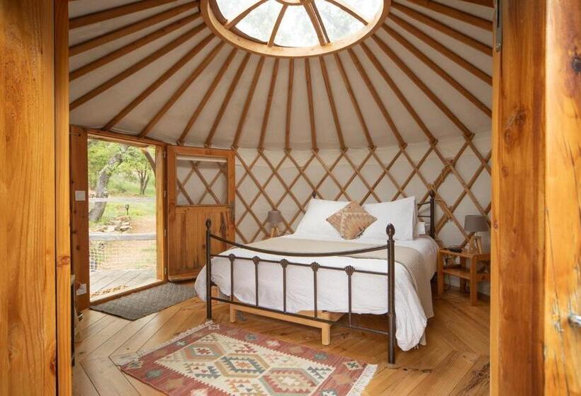 مبيت وإفطار Les Yourtes De Provence