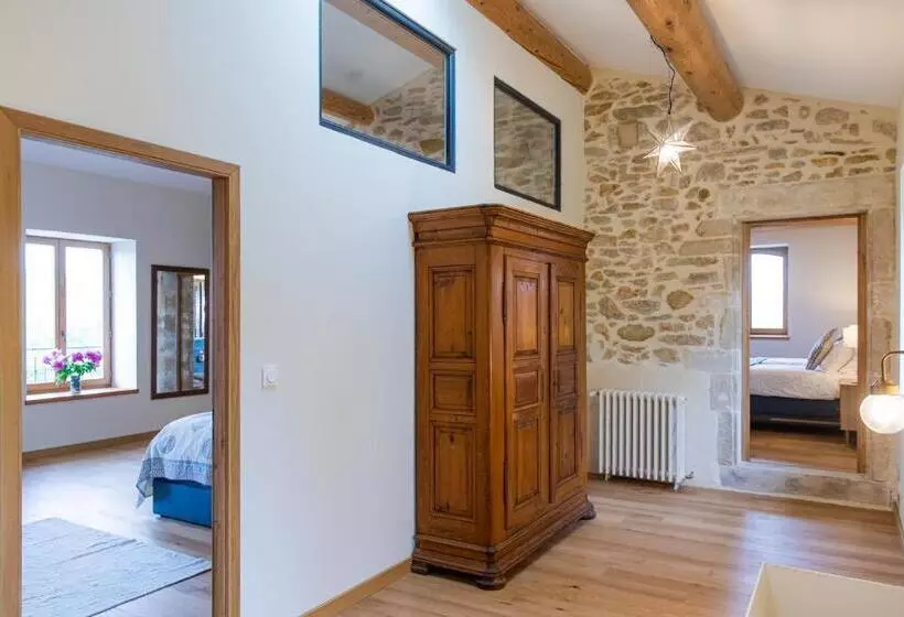 Aamiaismajoitus (B&B) Les Yourtes De Provence