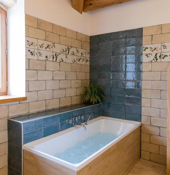 مبيت وإفطار Les Yourtes De Provence