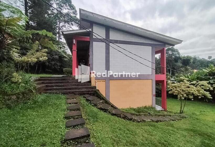 هتل Kampung Resort Pertiwi Redpartner