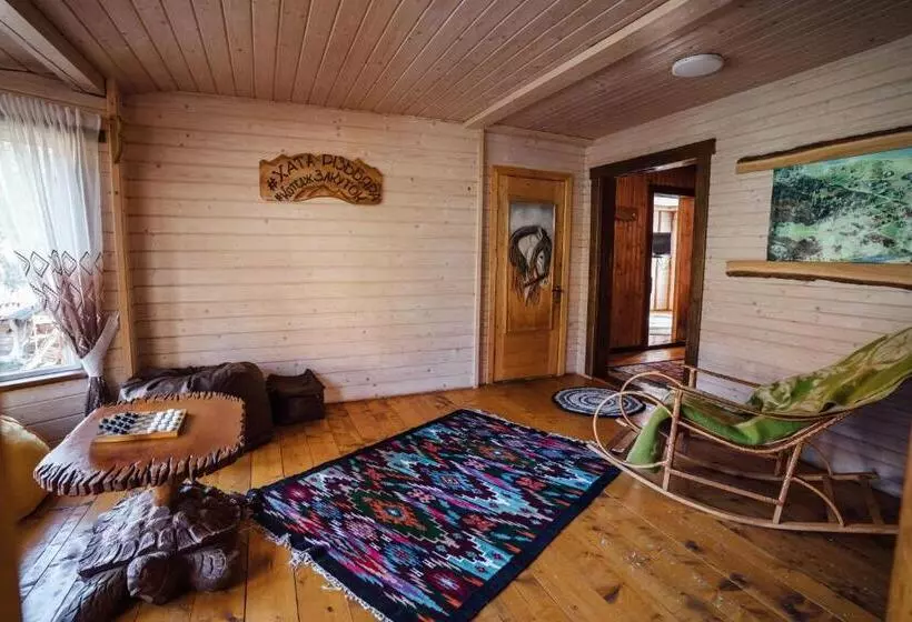 ペンション хата різьбяра   закуток