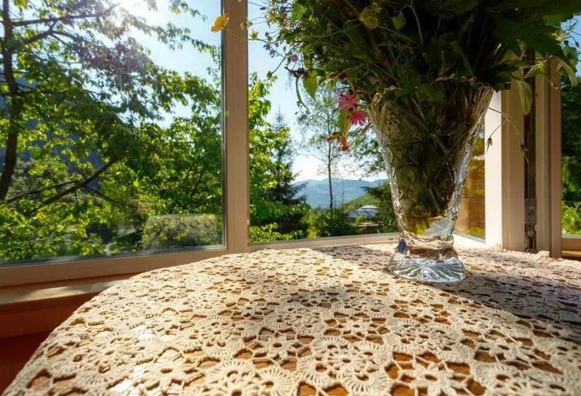 ペンション хата різьбяра   закуток