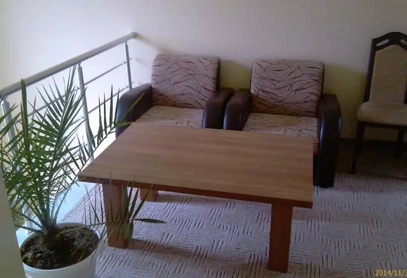 Majatalo вила дъбовец