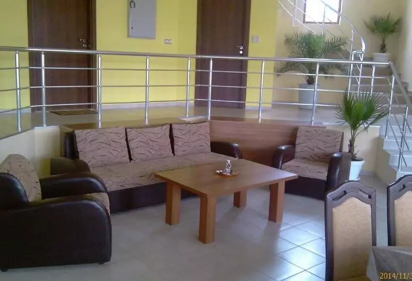 Majatalo вила дъбовец