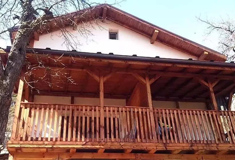 ペンション трънската къща