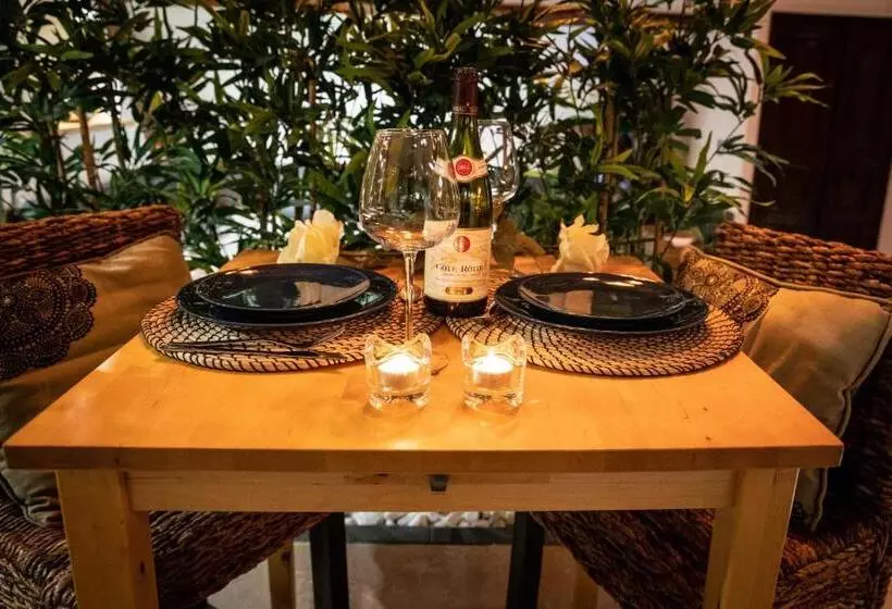 Majatalo Duo Détente