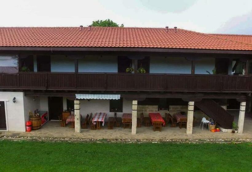 Пансион Guesthouse Cherni Lom