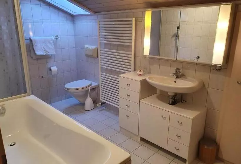 ペンション Maison Chalet