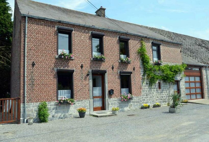 بنسيون Près Du Bois