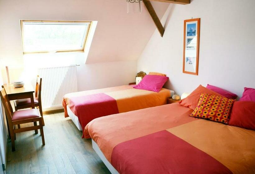 بنسيون Près Du Bois