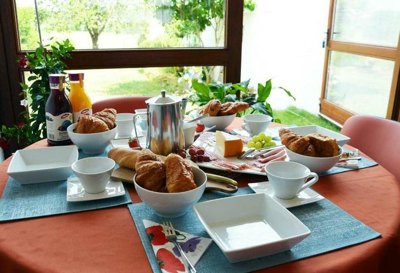 بنسيون Près Du Bois