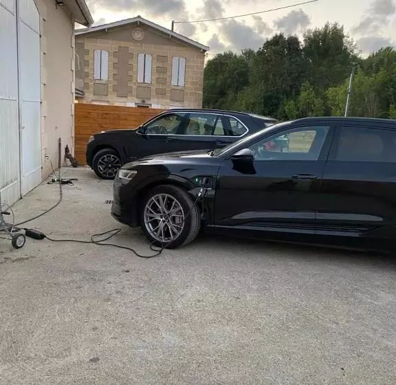 Aamiaismajoitus (B&B) Chambre D Hôte Près Bordeaux Au Château Camponac