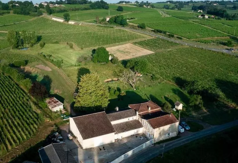 Aamiaismajoitus (B&B) Chambre D Hôte Près Bordeaux Au Château Camponac