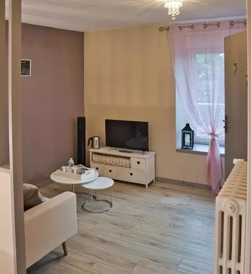 Aamiaismajoitus (B&B) La Jacarandière