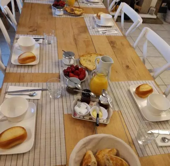 Aamiaismajoitus (B&B) La Jacarandière