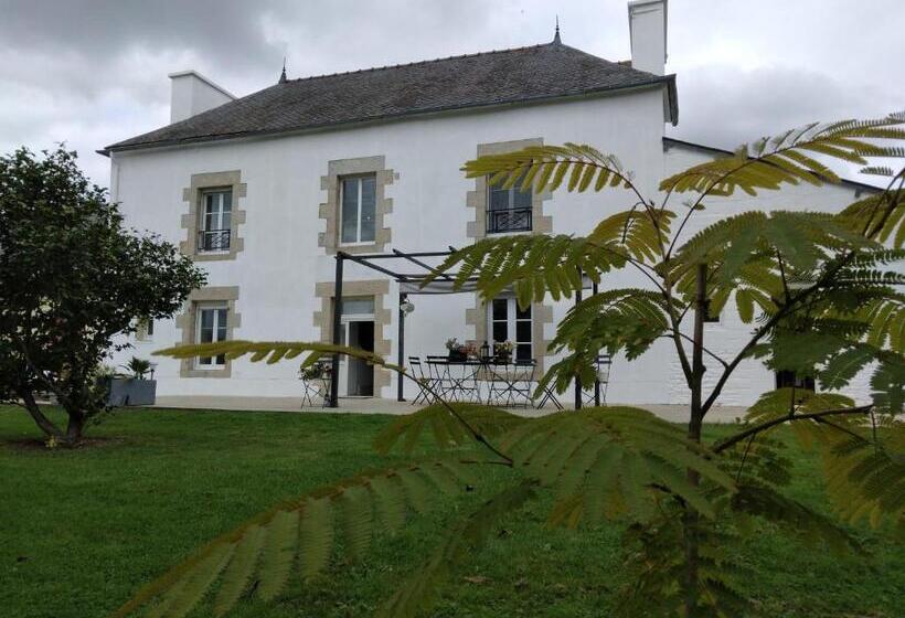 مبيت وإفطار La Jacarandière