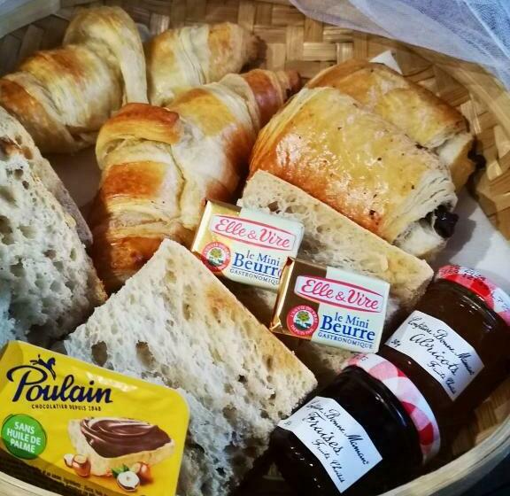 ベッドアンドブレックファースト Le Cabanon De Gourdon Bergerie Rénové En Pierre Vue Mer