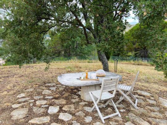 ベッドアンドブレックファースト Le Cabanon De Gourdon Bergerie Rénové En Pierre Vue Mer