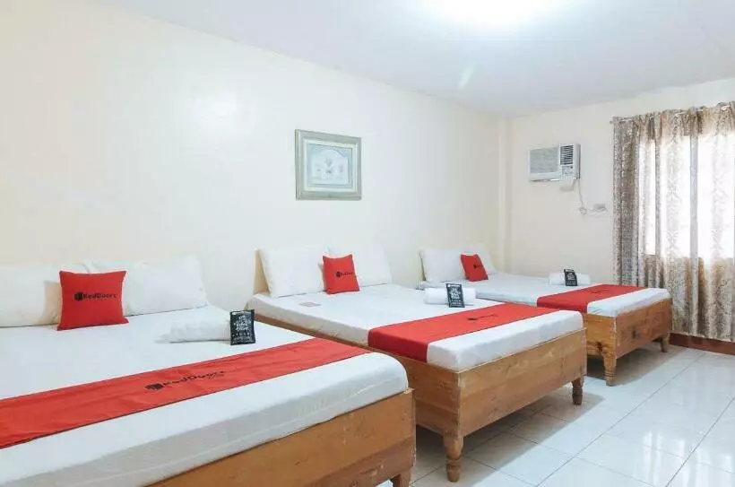 Hotelli Reddoorz @ Goldland Spring Resort Urdaneta City