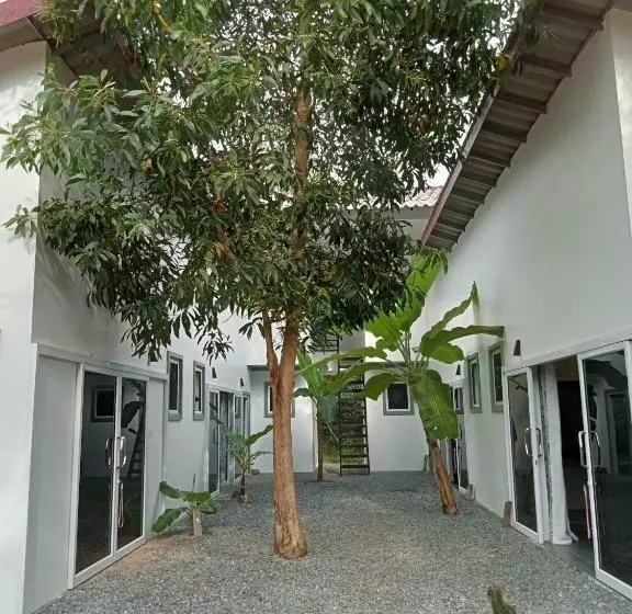 Majatalo Little Escape Guesthouse Nesat