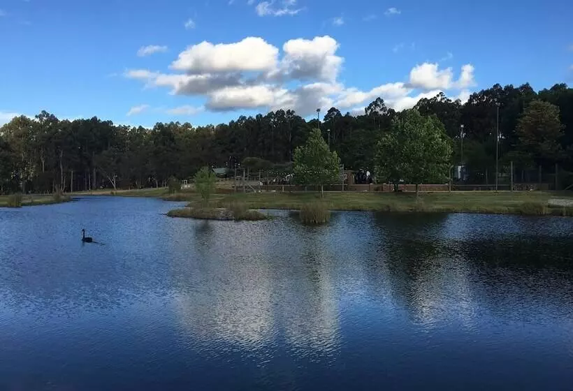 Hotelli Clover Cottage Country Retreat