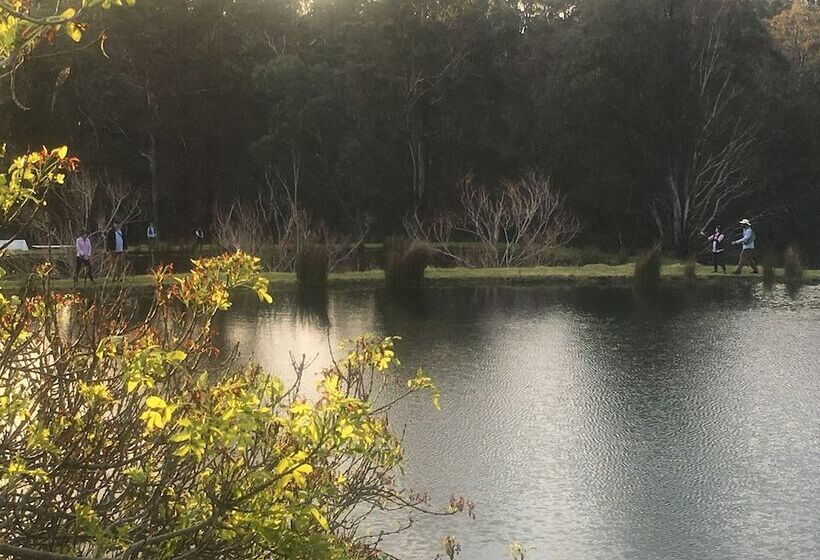 فندق Clover Cottage Country Retreat