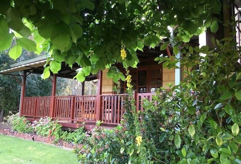 فندق Clover Cottage Country Retreat