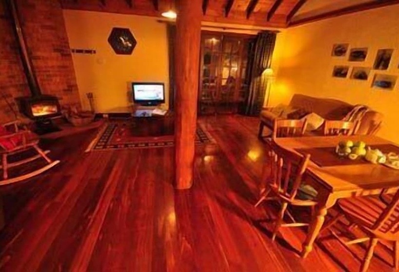 فندق Clover Cottage Country Retreat