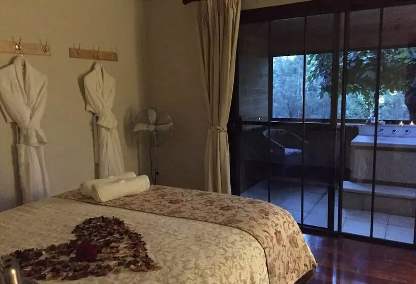 Hotelli Clover Cottage Country Retreat