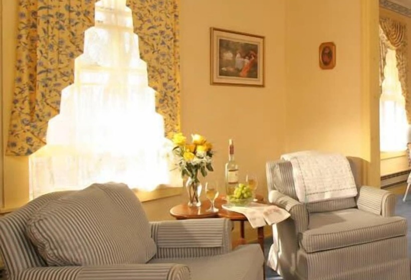 Отель Crestmont Inn