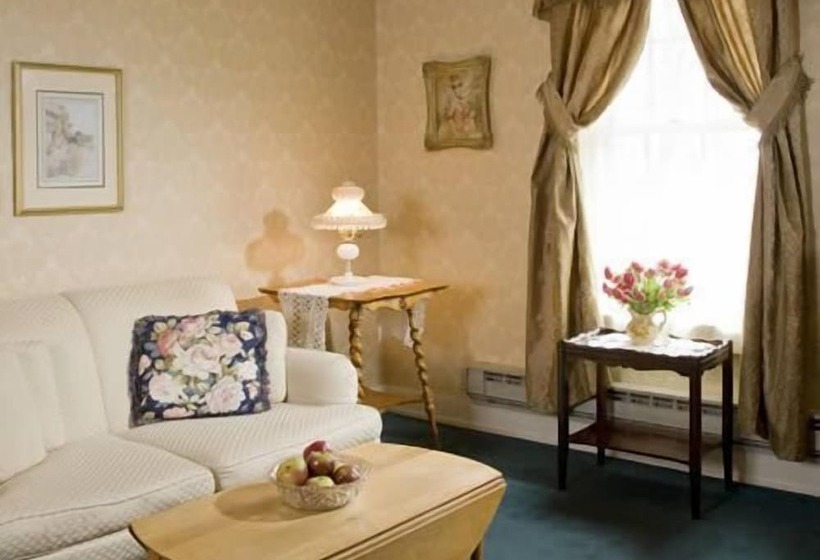 Отель Crestmont Inn