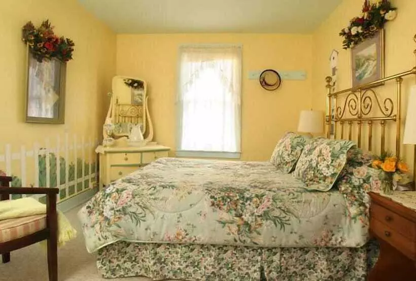 Hotelli Crestmont Inn