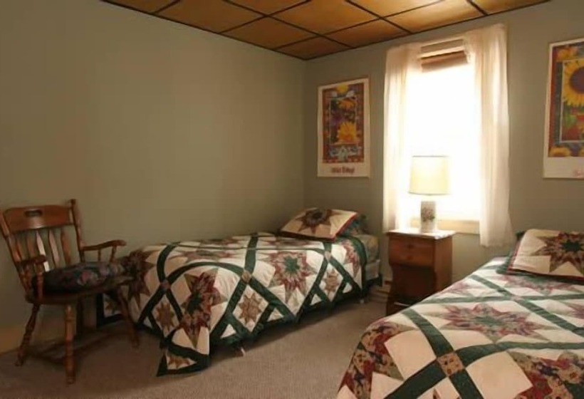 Отель Crestmont Inn