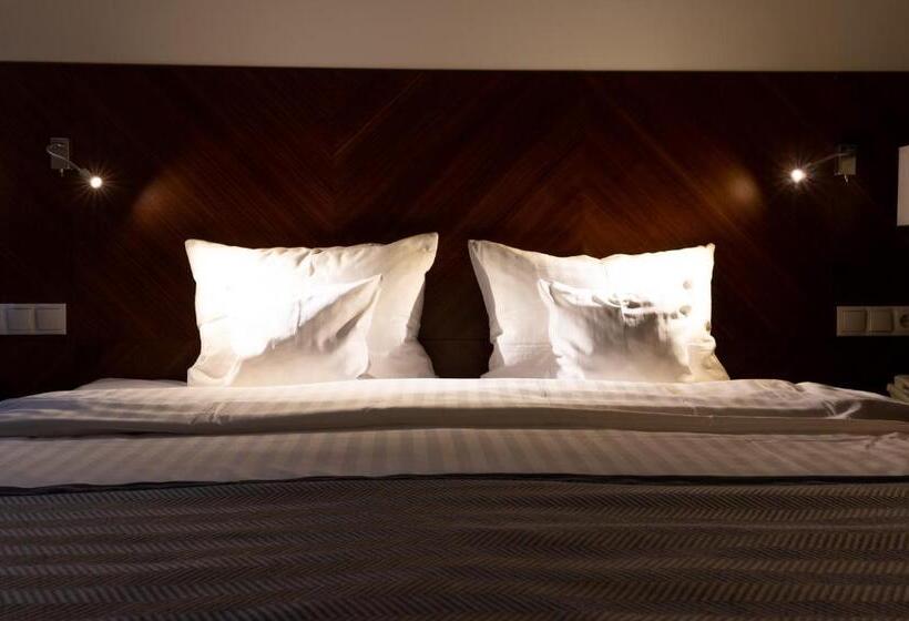 酒店 Natura Mazur Resort & Conference