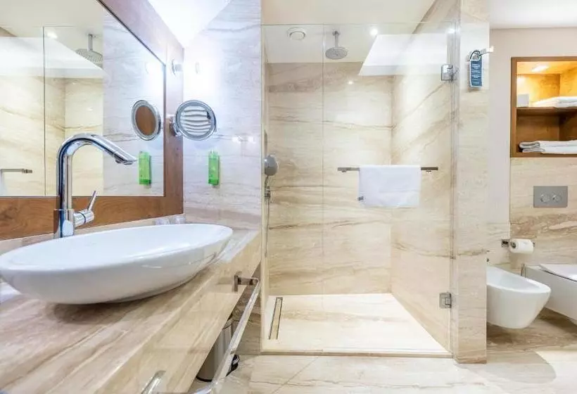 Hotelli Natura Mazur Resort & Conference