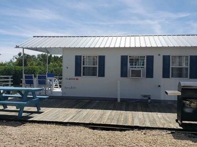 호텔 Old Wooden Bridge Resort & Marina