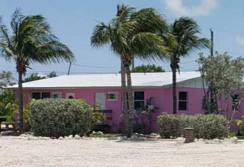 호텔 Old Wooden Bridge Resort & Marina