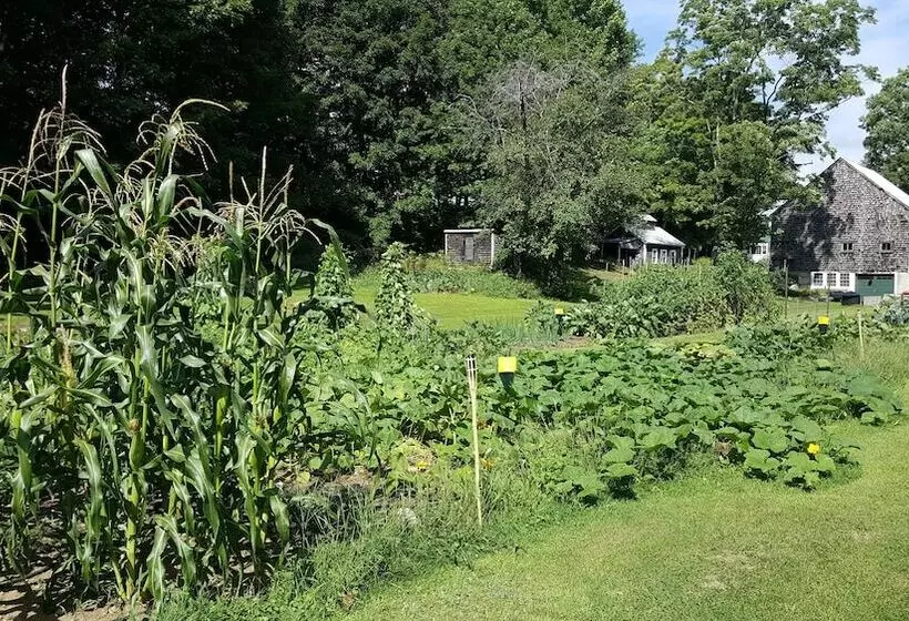 Hotelli The Farmstand Bed & Breakfast