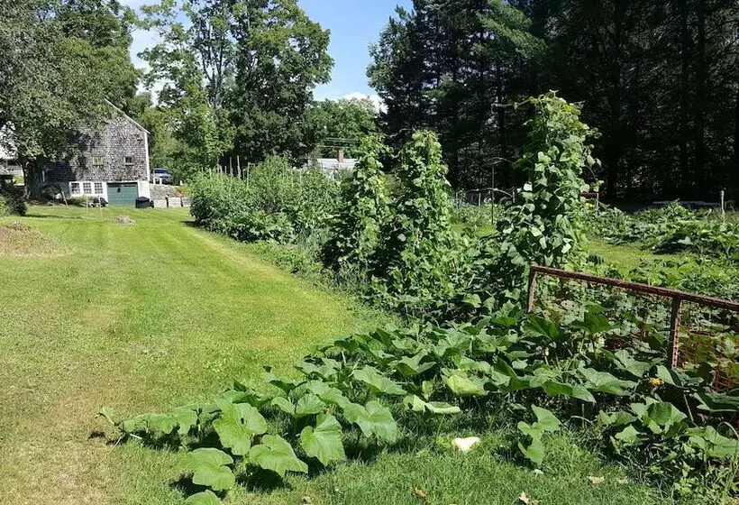 Hotelli The Farmstand Bed & Breakfast