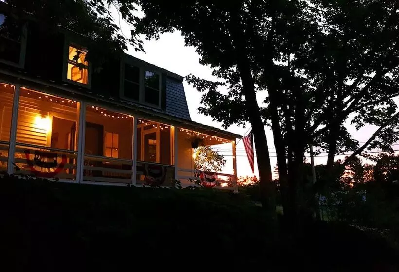 Hotelli The Farmstand Bed & Breakfast