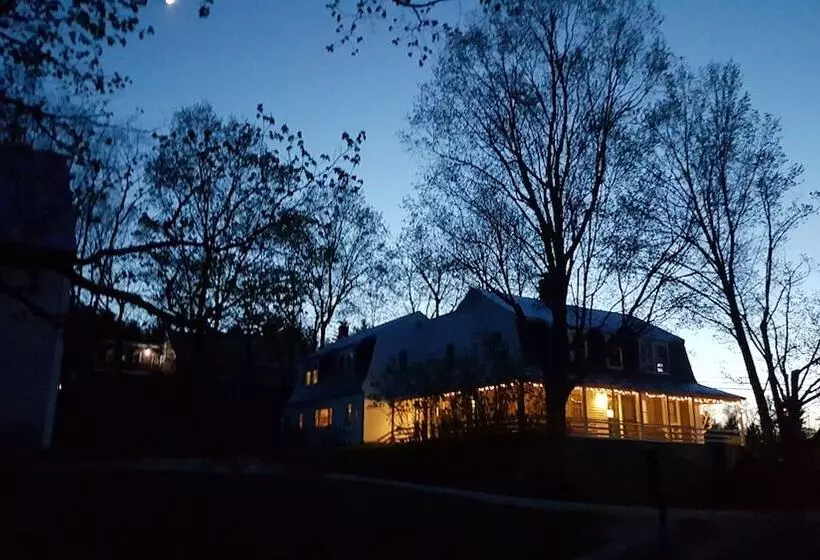 Hotelli The Farmstand Bed & Breakfast