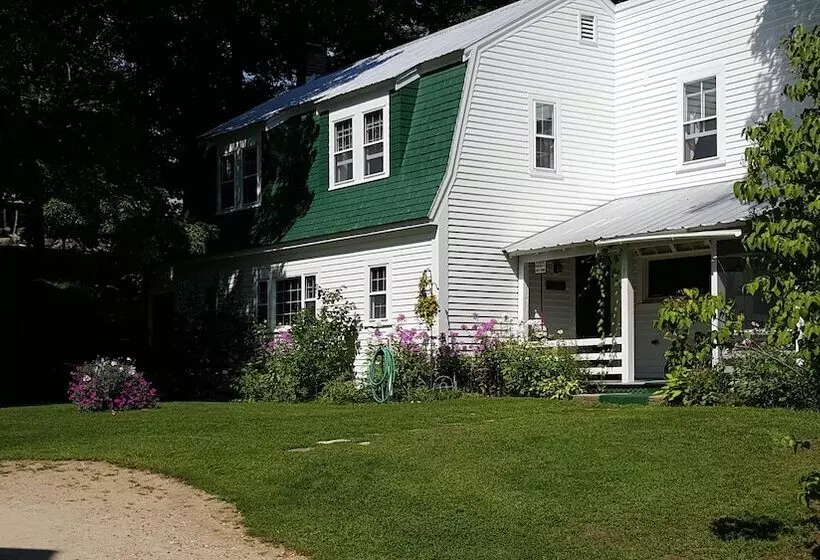 Hotelli The Farmstand Bed & Breakfast