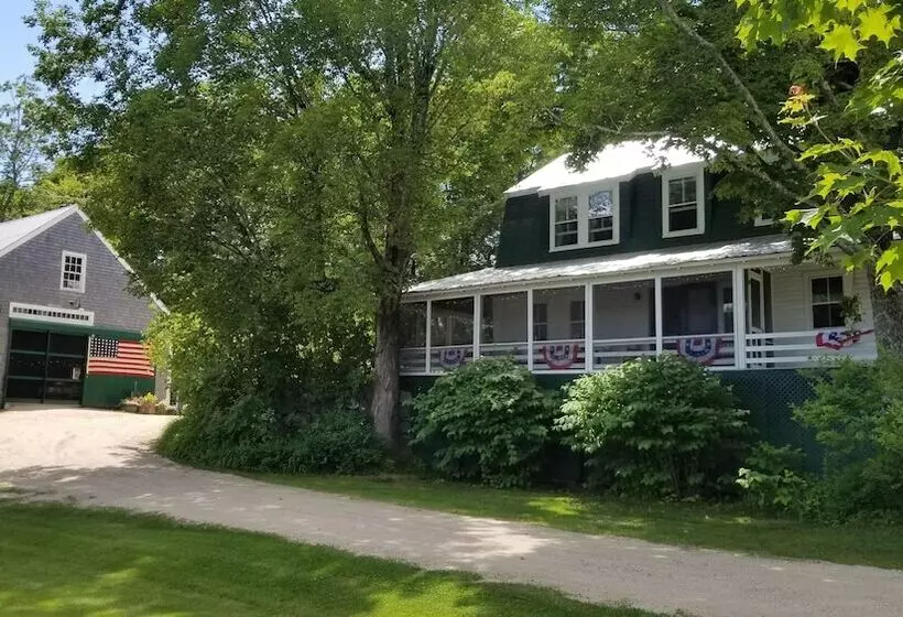 Hotelli The Farmstand Bed & Breakfast