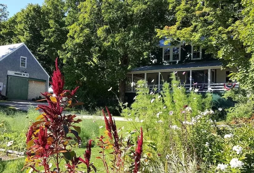 Hotelli The Farmstand Bed & Breakfast