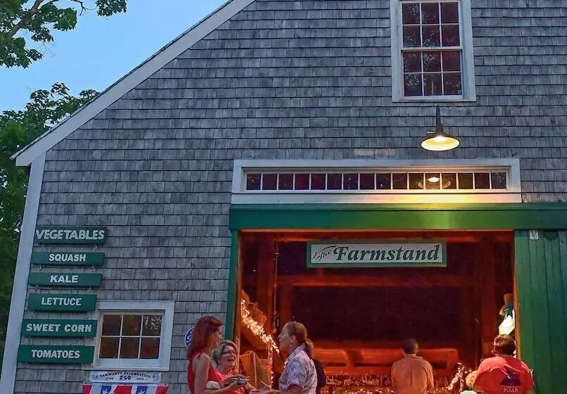 Hotelli The Farmstand Bed & Breakfast