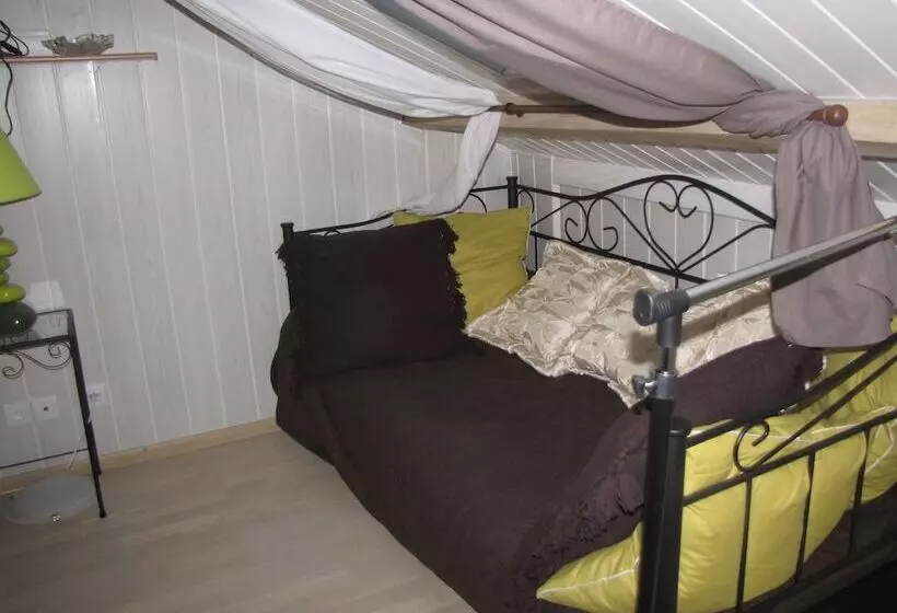 Hotelli La Grange Aux Fées