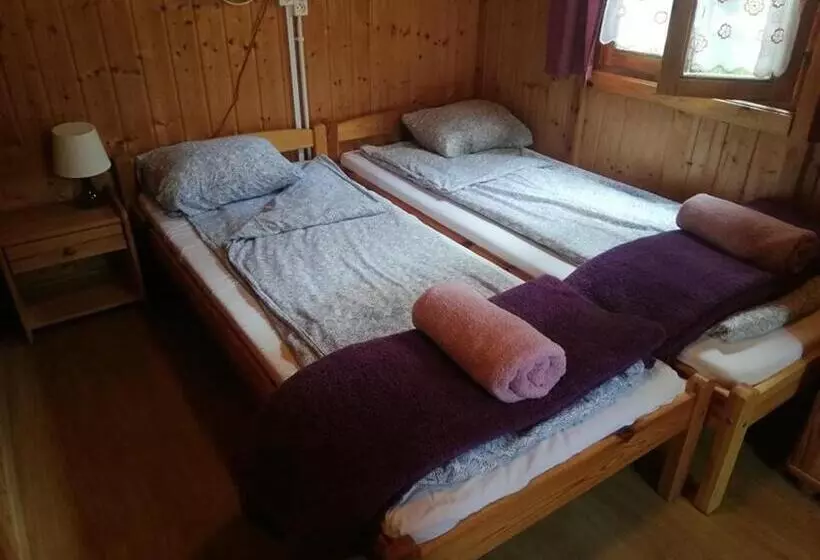 Hotelli Mazowieckie Sioło Julianówka