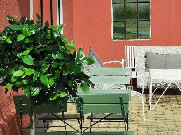 هتل östangård Bed & Breakfast